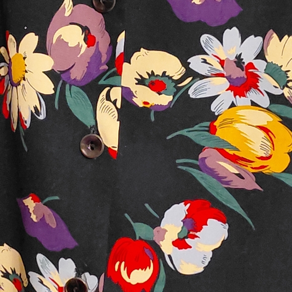 Susan Graver Flowers Women's Blouse Excellent Condition - Picture 3 of 4